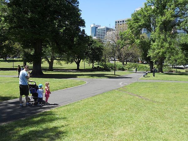[Flagstaff Gardens]