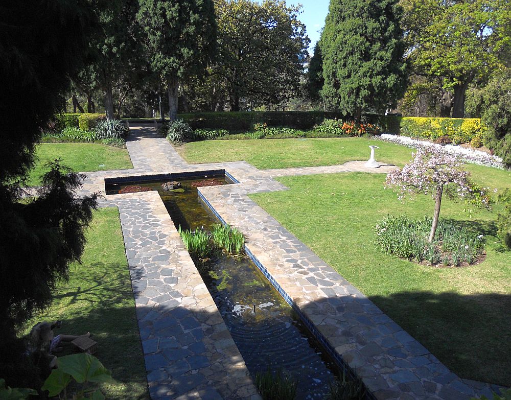 [Pioneer Women's Memorial Garden]