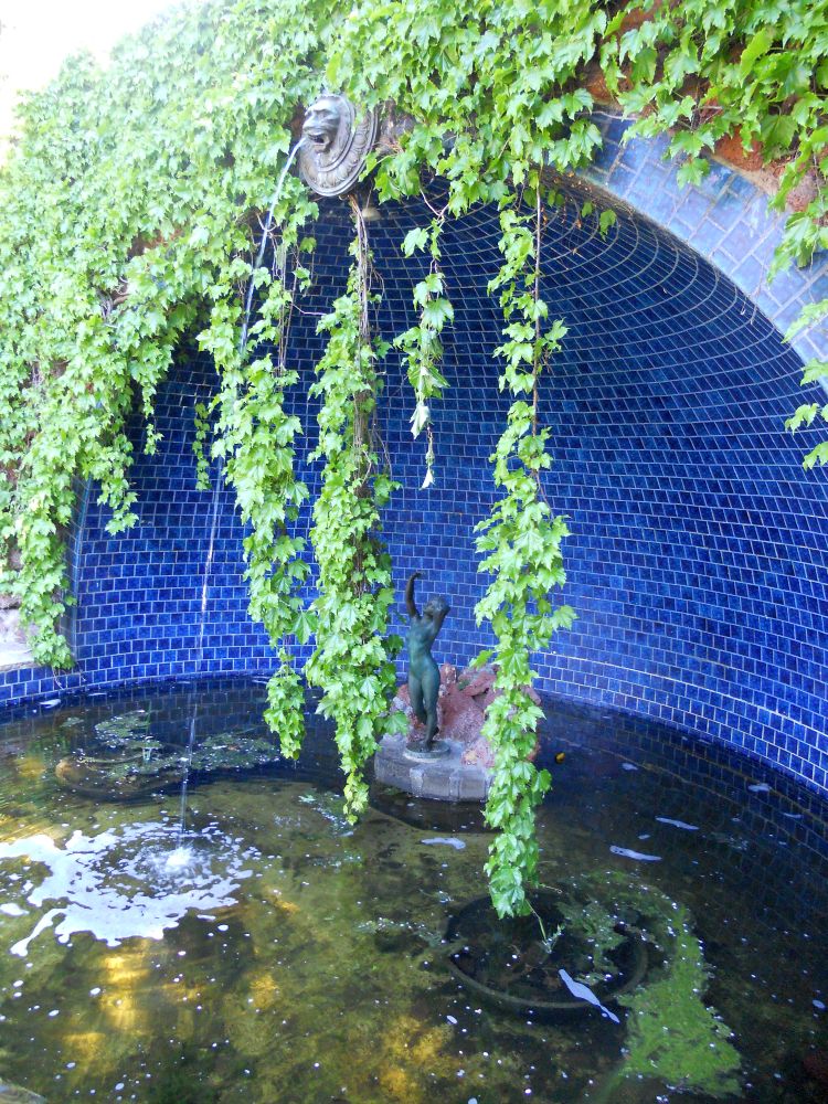 [Pioneer Women's Memorial Garden]