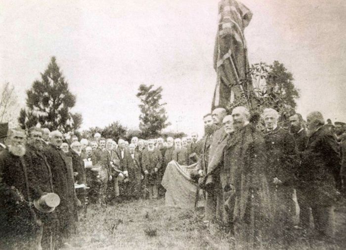 [Unveiling of Batmans Monument 1882]